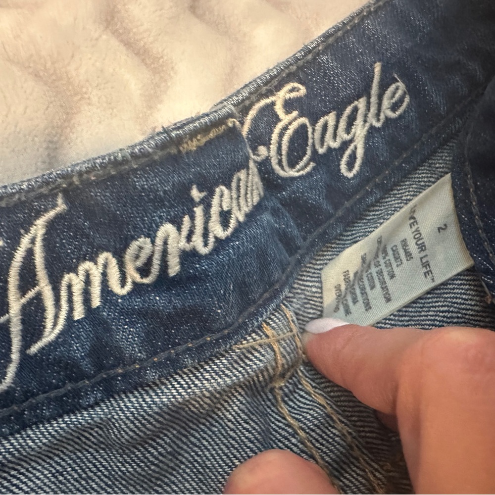 Size 2 American Eagle Jean shorts - Picture 3 of 3